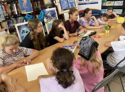 Wakacyjne spotkania z poezją i sztuką