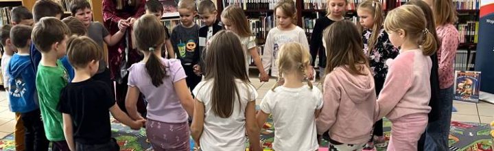 Dzień Postaci z Bajek w naszej Bibliotece.