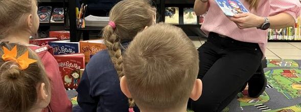 Zimowy świat bajek – poznajemy teatrzyk kamishibai.