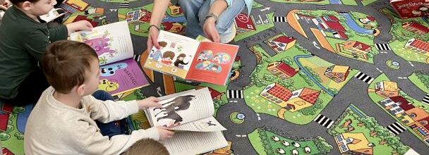 Pierwsza wizyta w bibliotece.